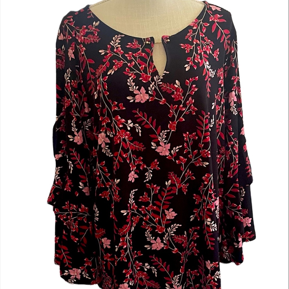 Ladies floral bell sleeve blouse by Liz Claiborne